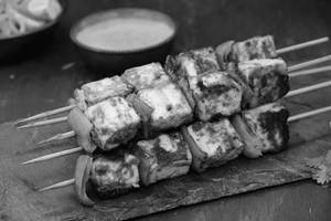 Achari Paneer Tikka 