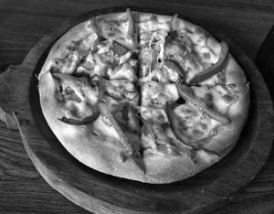 Fresh Capsicum Menia Pizza