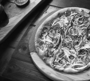 Onion Capsicum Pizza