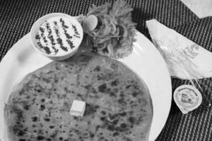 Aloo Pyaaz Paratha
