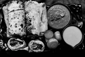 Hariyali Chaap Roll With Gravy Box