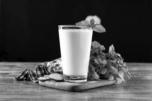 Special And Thandi Lassi (1 Glass)