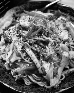 Chicken Korean Teppanyaki Noodles [Signature Dish!! Garlic Buttered]