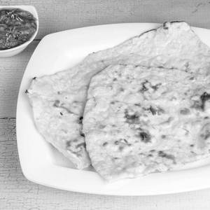 Butter Naan with Green Peas Masala