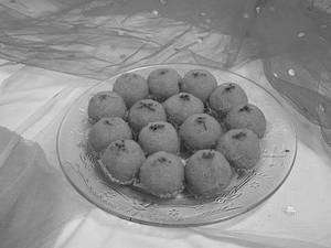 Kanpuri Laddu