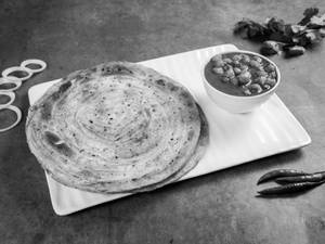 Paratha (2 Pcs) + Masala Chana