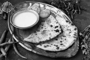 Onion Paratha With Dahi [o]