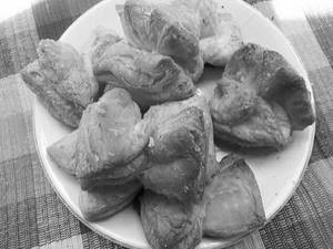 Tie Puff Biscuits (pack Of 12 Pcs)