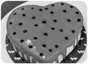 Heart Shape Strawberry Cake Eggless