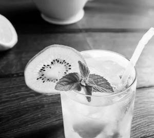 Kiwi ice tea                                                                   