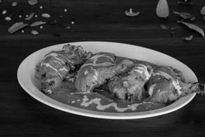 Chicken Tandoori Butter Masala (Full) [4 Pieces]