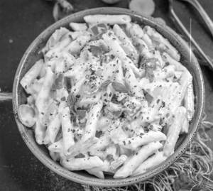 White sauce pasta