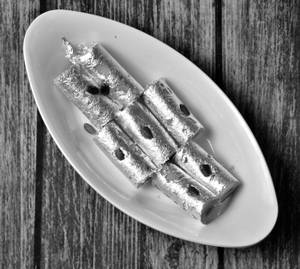 Kaju Pista Roll 