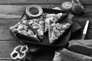 Tawa Pizza Toast (4 Pcs)