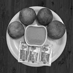 Onion Paneer Stuff Bread Roll [4 Pcs]