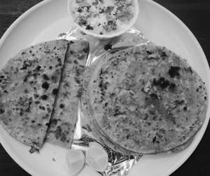 Aloo Methi Paratha