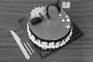 Chocolate Strawberry Pastry Cake (500 Gms)