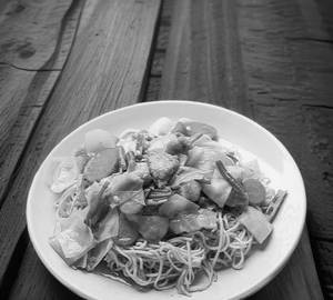 Chicken chowmein (Gravy)