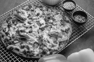 Mutton Keema Pizza [10 Inches, Serves 2]