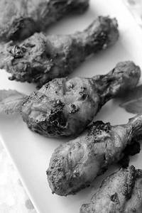 Peri Peri Chicken Lags With Hot Chili Sauce