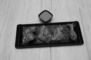Chicken Kali Mirch Tikka With 2 Roomali