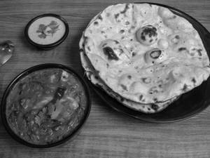 Dal Makhni + 2 Butter Roti