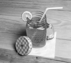 Blue lagoon mocktail 