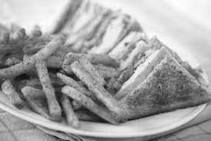 Veg Club S/w With French Fries