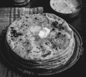 4 Aloo Paratha + Curd