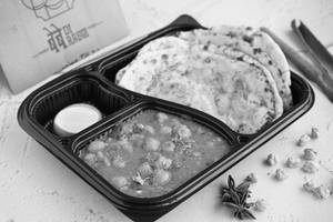 Amritsari Chole Kulche