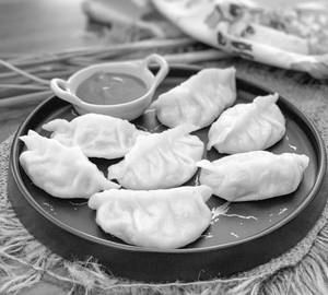 Veg steamed momos