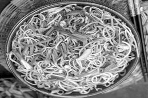Veg Hakka Noodles [serves 1-2] [500 Grams]