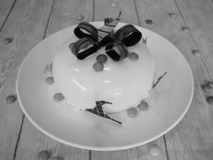 Vanilla Cake (Eggless)