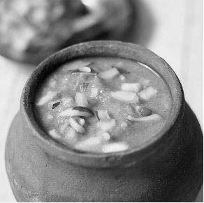 Kelvaragu Koozh Non-veg Combo's on pot