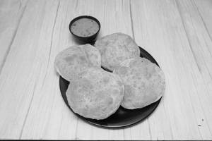 Luchi(5 Pieces) With Cholar Dal
