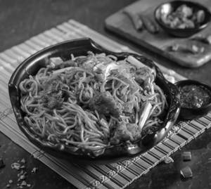 Chicken Schezwan Noodles.