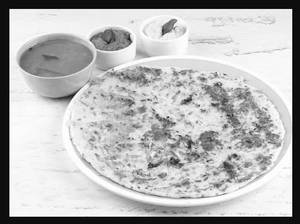 Butter Paneer Uttapam
