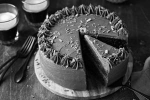 Premium Chocolate Cake (Eggless)