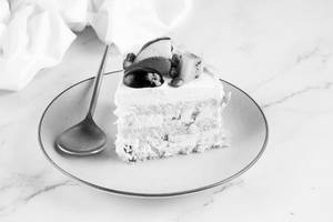 Fresh Fruit Cake Slice