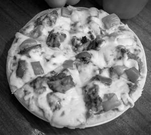 Fiery Chicken Pizza 