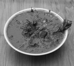 Nattu Kozhi Garlic Gravy
