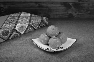 Dry Fruit Besan Laddu