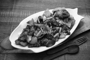 Dry Chilli Fish ( serves 2-3)