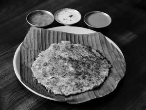 Podi Onion Utthapam