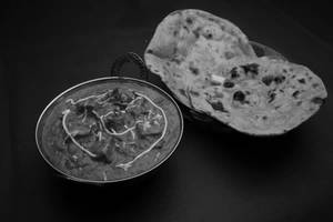 Kadhai Paneer + Roti [4 Pieces]