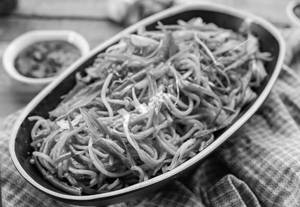 Schezwan Noodles (Veg)