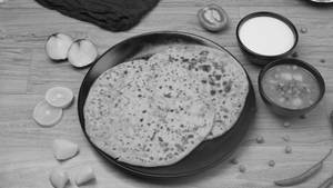Aloo Onion Mix Paratha 1Pc