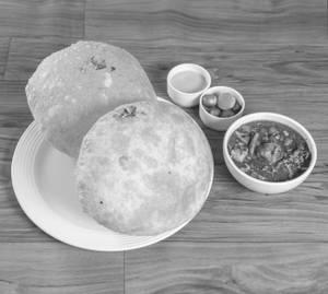 Paneer Bhatura (2 Pcs)