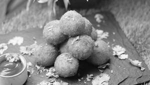 Cheesy Jalapeño Balls