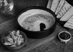 Hummus & Pita with Chicken
